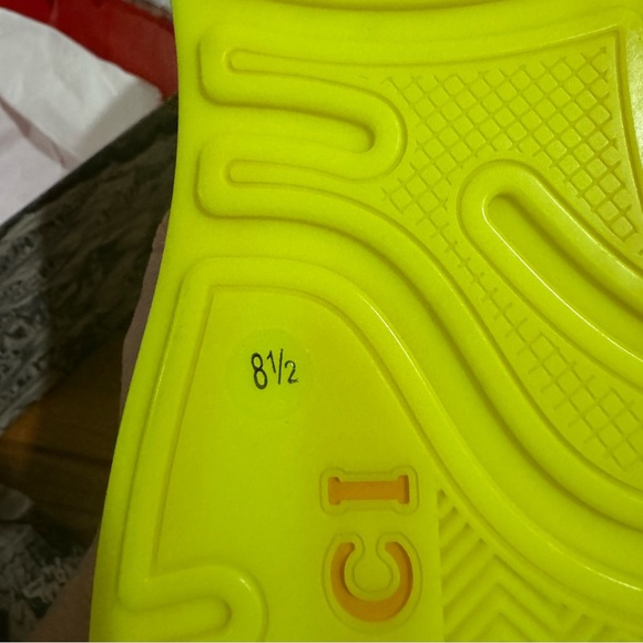 Gucci men’s ultra pace. Gucci Size 8.5. US size 9.  New with tags. - Picture 6 of 7